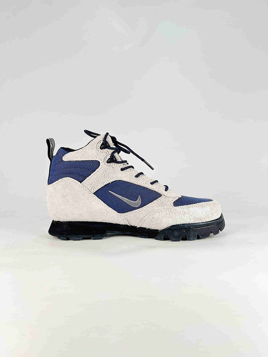 Nike ACG Torre Light Pumice Navy Lugged Trail Sneakers