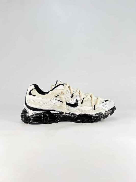 Nike Initiator 394055-500 White Black Signature Detail Low Top Sneakers