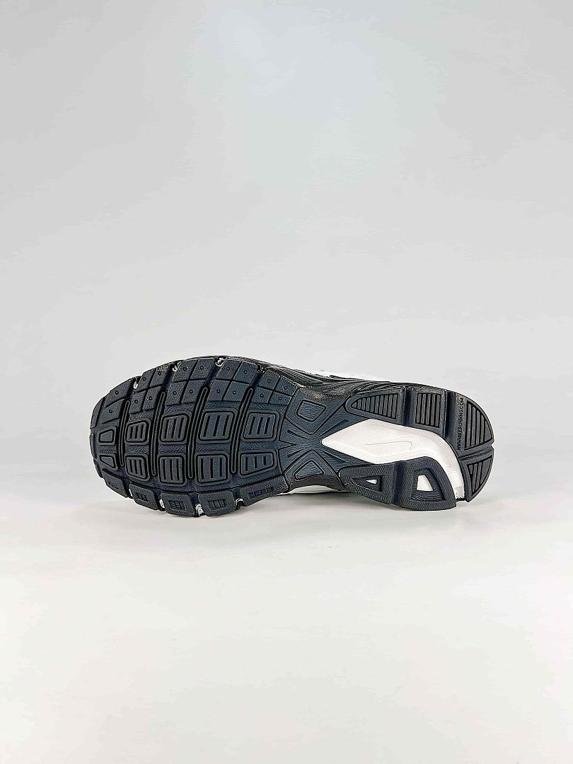 Nike Initiator White Black Chunky Sole Retro Running Sneakers