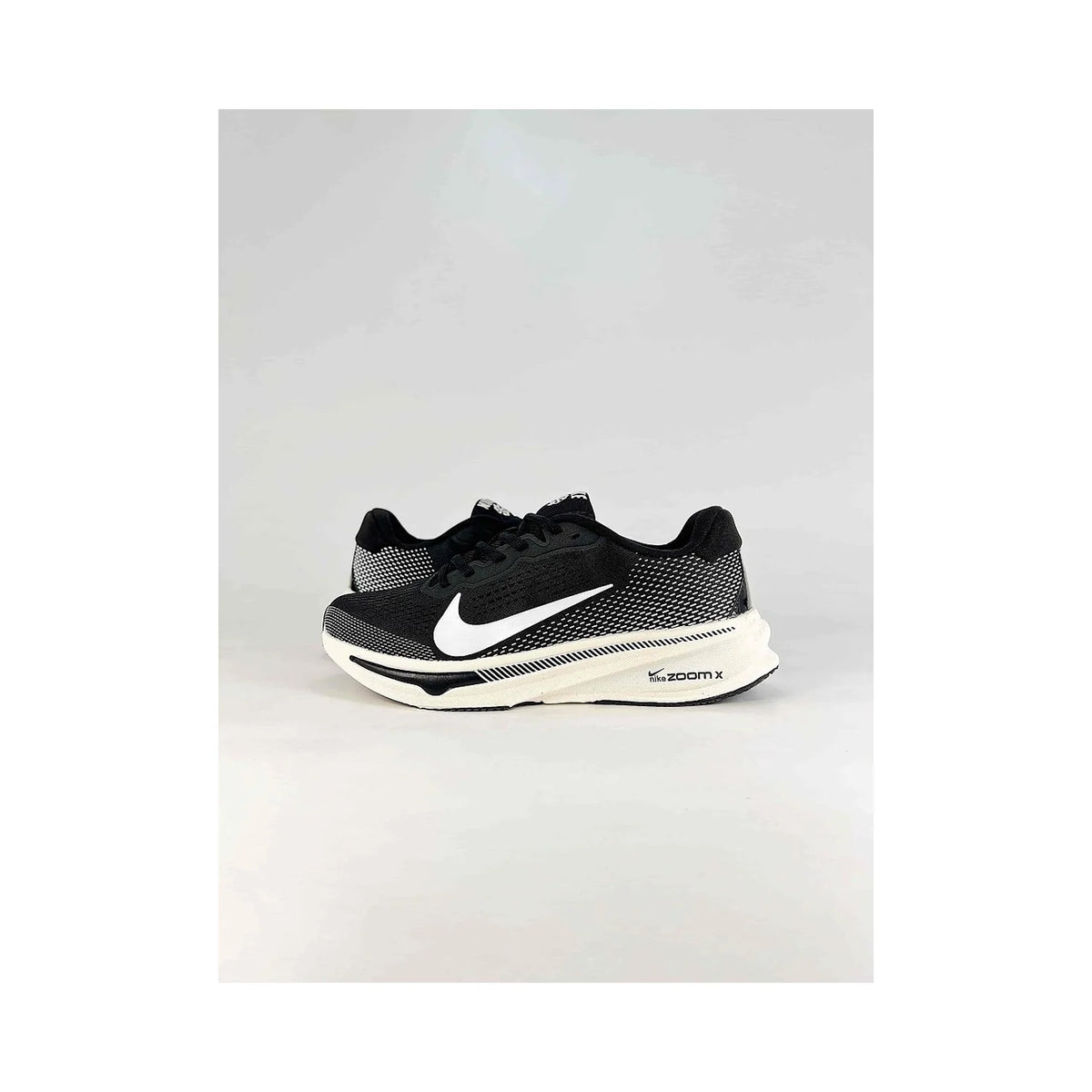 Nike Pegasus Premium SELL1688-002 Black White Running Sneakers [pegasus-premium-square-white-v1]