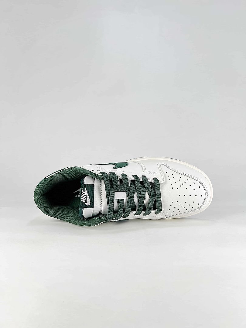 Nike Dunk SB Low Contrast Swoosh Sneakers White Green