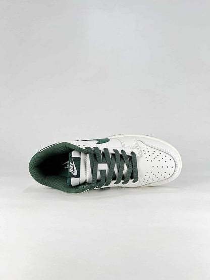 Nike Dunk SB Low Contrast Swoosh Sneakers White Green