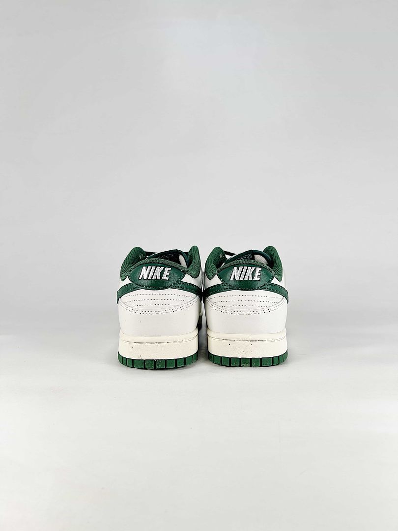 Nike Dunk SB Low Contrast Swoosh Sneakers White Green