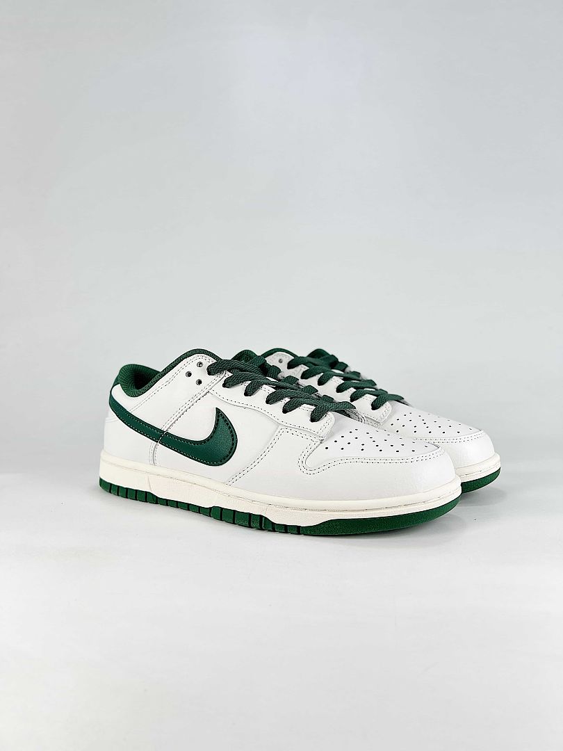 Nike Dunk SB Low Contrast Swoosh Sneakers White Green