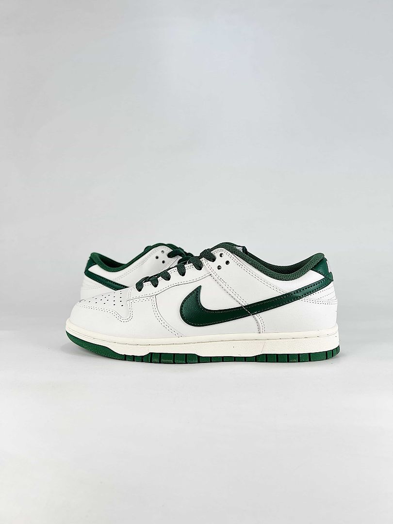 Nike Dunk SB Low Contrast Swoosh Sneakers White Green