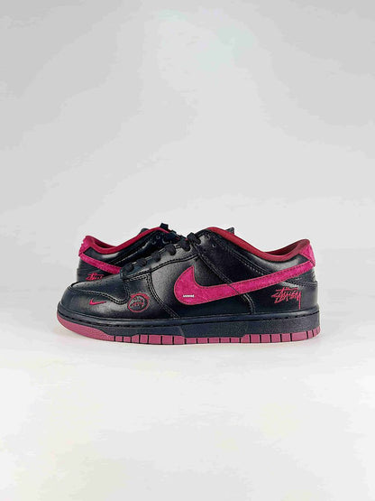 Nike Dunk SB Low DS6608-028 Stussy Graphic Detail Sneakers Black Pink