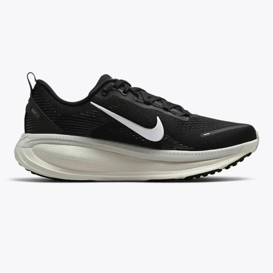 Nike Vomero 18 White Black Running Shoes