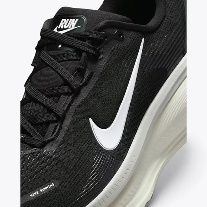 Nike Vomero 18 White Black Running Shoes