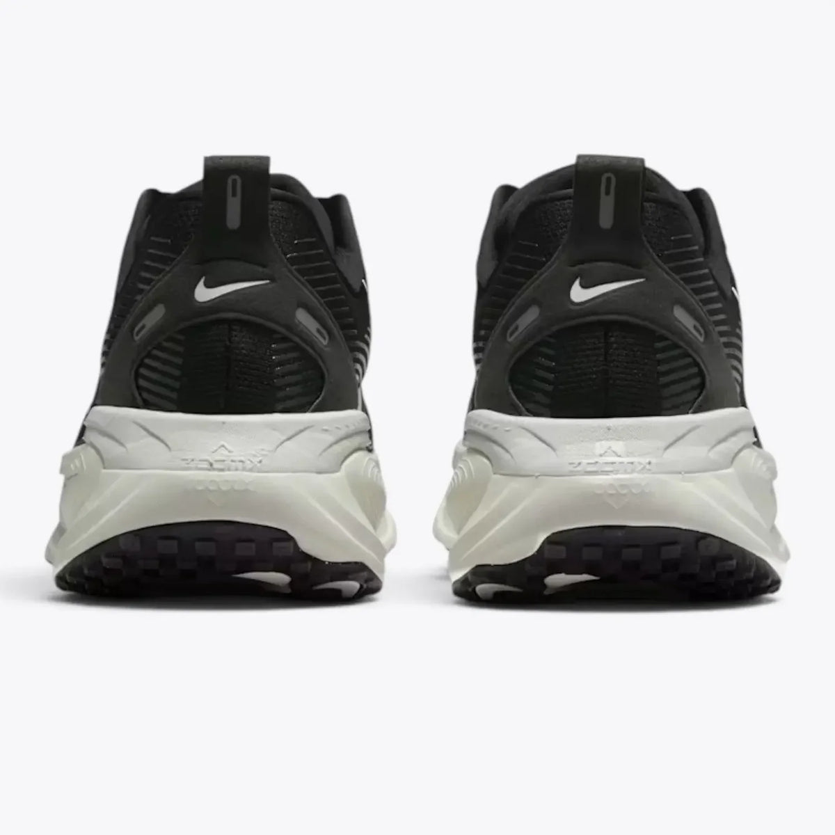 Nike Vomero 18 White Black Running Shoes