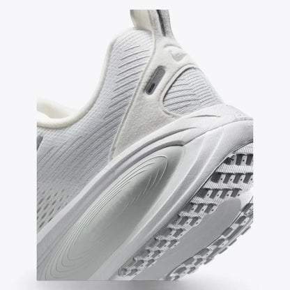 Nike Vomero 18 White Metallic Silver Photon Dust Running Shoes