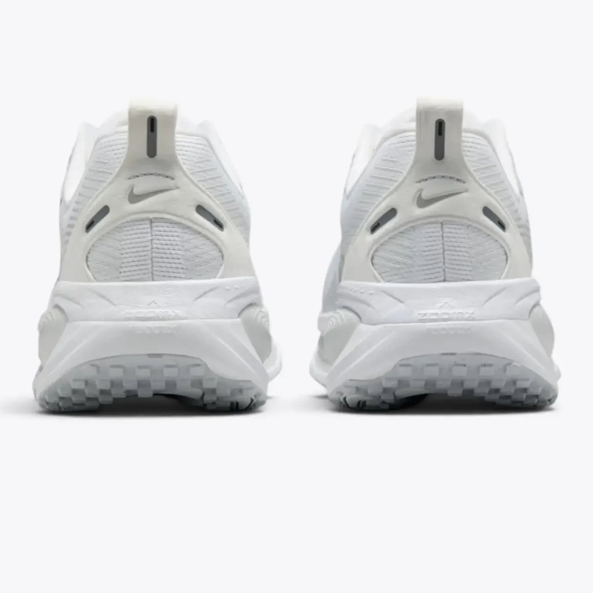 Nike Vomero 18 White Metallic Silver Photon Dust Running Shoes