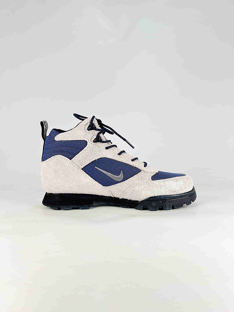 Nike ACG Torre Light Pumice Navy Lugged Trail Sneakers