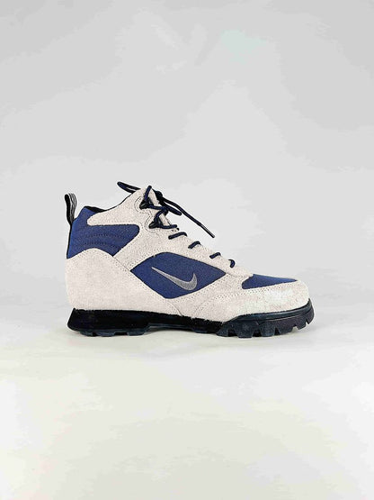 Nike ACG Torre Light Pumice Navy Lugged Trail Sneakers