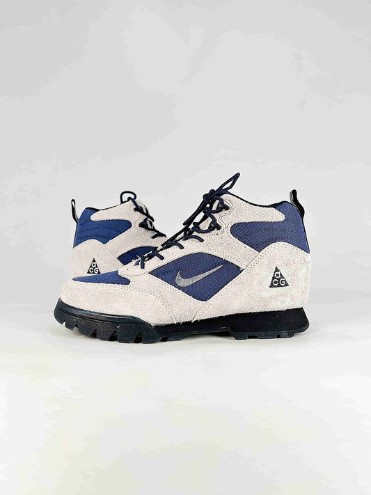 Nike ACG Torre Light Pumice Navy Lugged Trail Sneakers