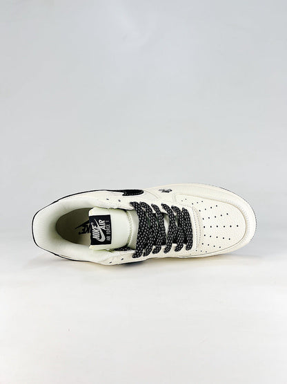 Nike Air Force 1 07 Low DN9688-103 Graphic Logo Detail Sneakers White Black