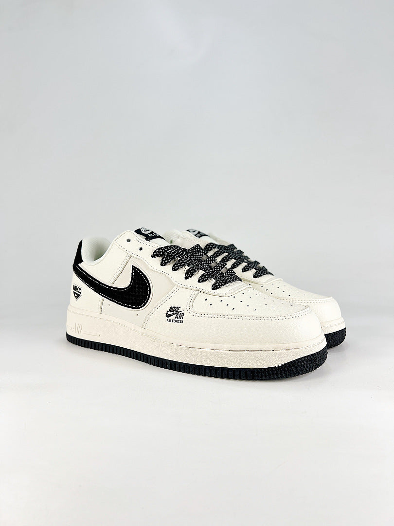 Nike Air Force 1 07 Low DN9688-103 Graphic Logo Detail Sneakers White Black
