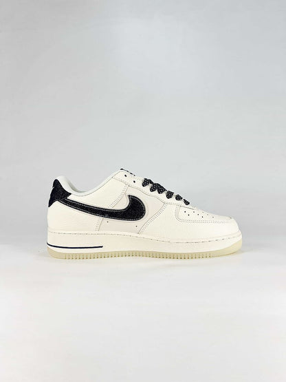 Nike Air Force 1 07 Low DN9688-135 Stussy Script Supreme Box Logo Graphic Detail Sneakers Sail Black Red
