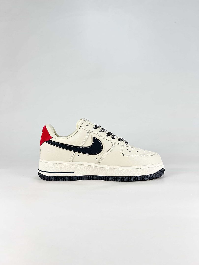 Nike Air Force 1 07 Low DW8806-019 Stussy Script Supreme Box Logo Graphic Detail Sneakers Sail Black Red
