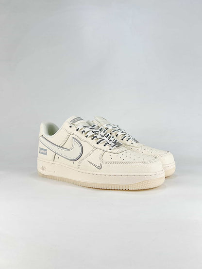 Nike x Supreme Air Force 1 07 Low XX3168-193 Logo Detail Sneakers Cream White Gray