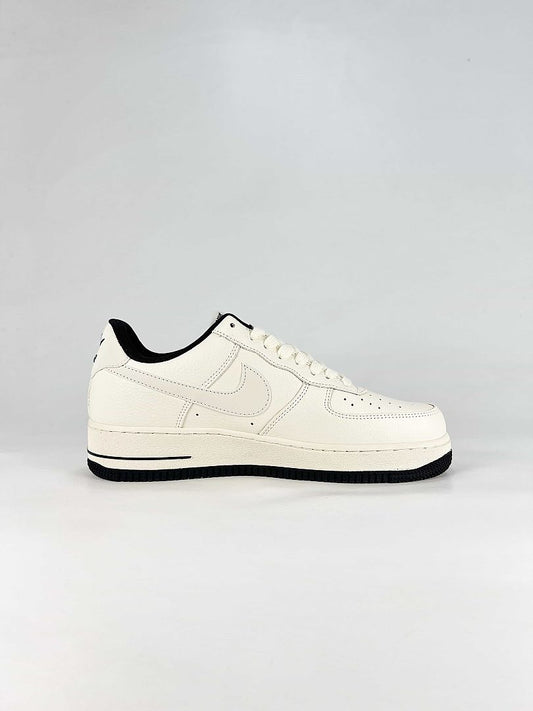 Nike Air Force 1 '07 Low DN9688-135 White Black Sneakers