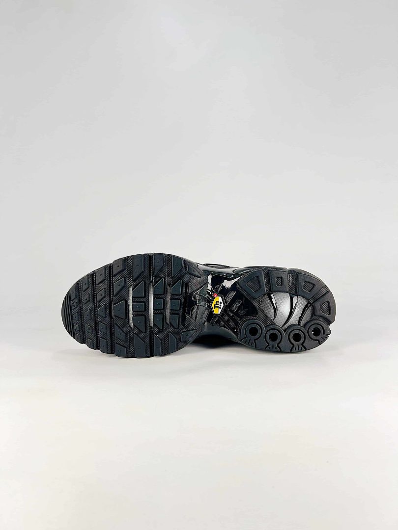 Nike Air Max Plus TN 604133-050 Black Sneakers