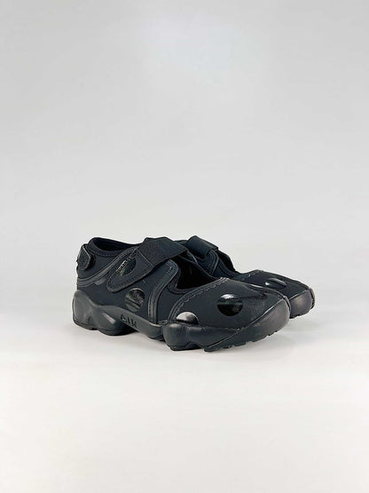 Nike Air Rift IR1226-002 Polka Dot Detail Sneakers Black
