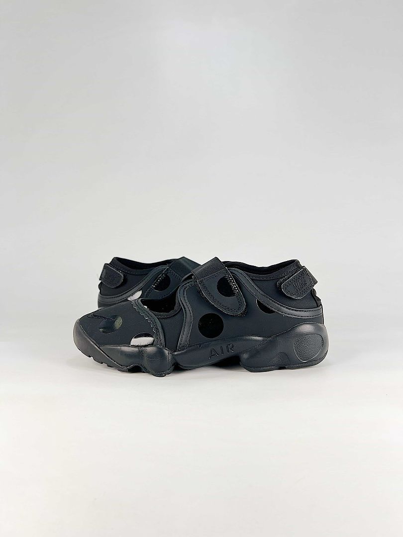 Nike Air Rift IR1226-002 Polka Dot Detail Sneakers Black