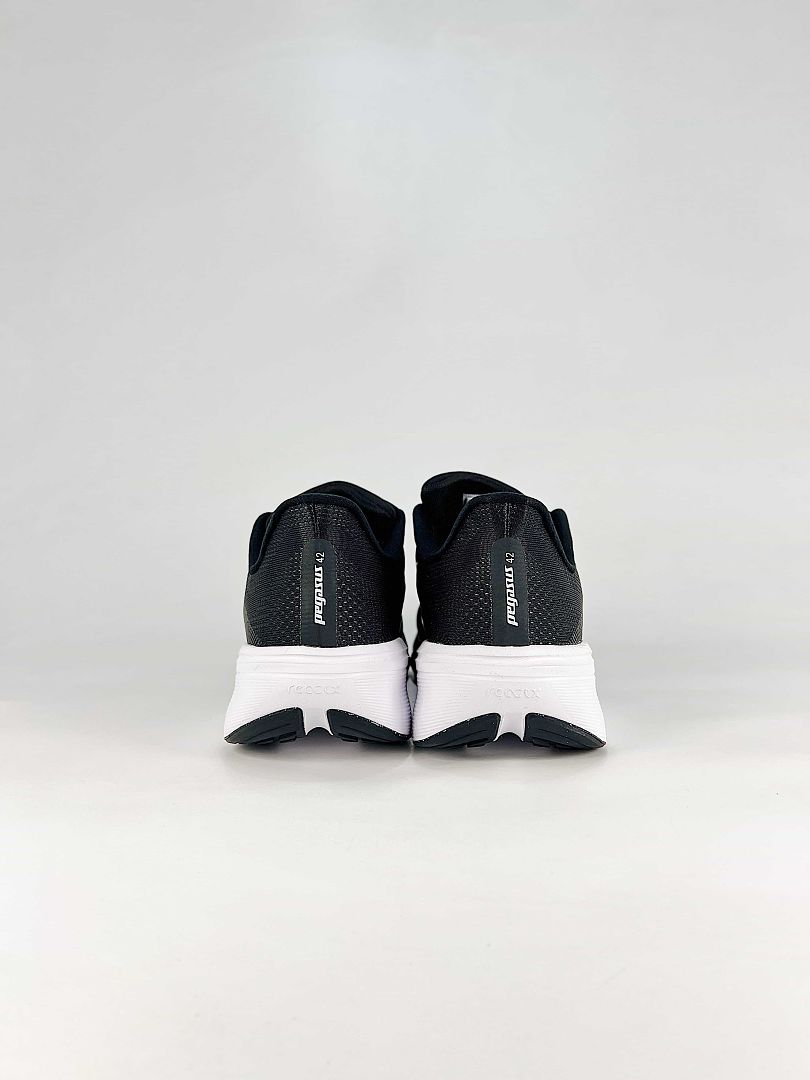 Nike Pegasus 42 IB1881-001 Zoom Air Detail Sneakers Black White
