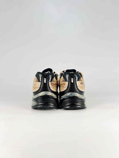 Nike Initiator 394055-500 Classic Low Top Retro Running-Inspired Sneakers
