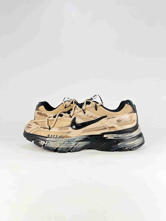 Nike Initiator 394055-500 Classic Low Top Retro Running-Inspired Sneakers