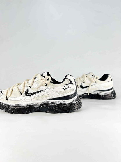 Nike Initiator 394055-500 White Black Signature Detail Low Top Sneakers