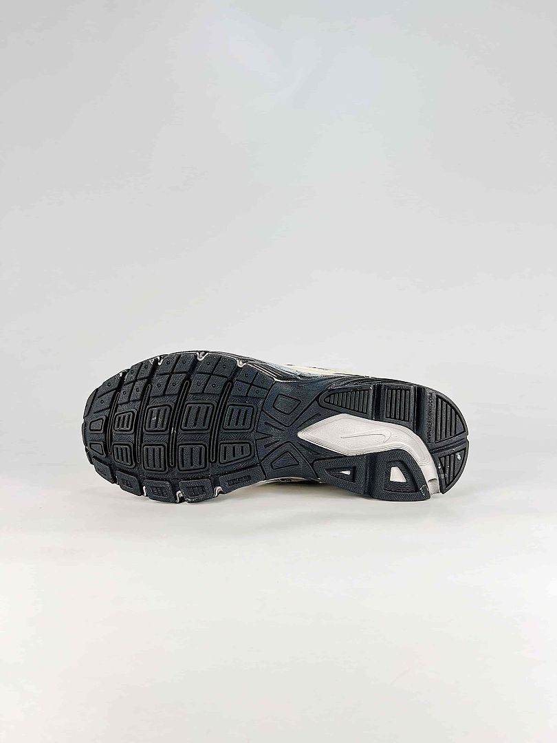 Nike Initiator 394055-500 Classic Low Top Running-Inspired Sneakers