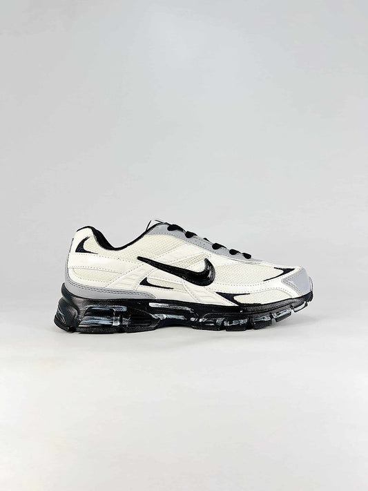 Nike Initiator 394055-101 White Black Signature Detail Low Top Sneakers