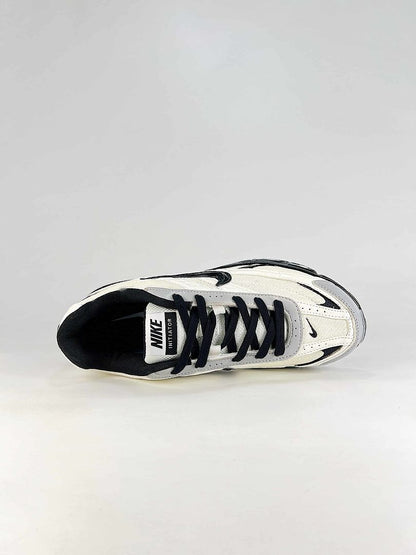 Nike Initiator 394055-101 White Black Signature Detail Low Top Sneakers