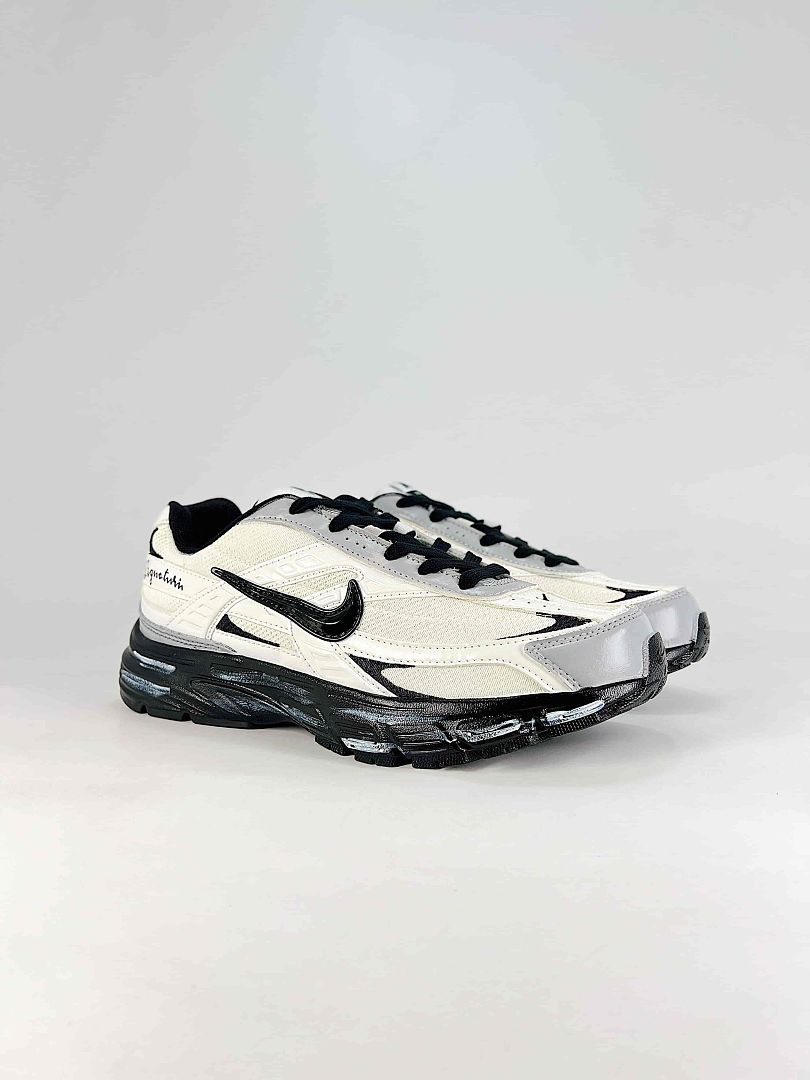 Nike Initiator 394055-101 White Black Signature Detail Low Top Sneakers