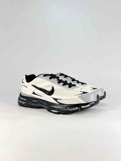 Nike Initiator 394055-101 White Black Signature Detail Low Top Sneakers