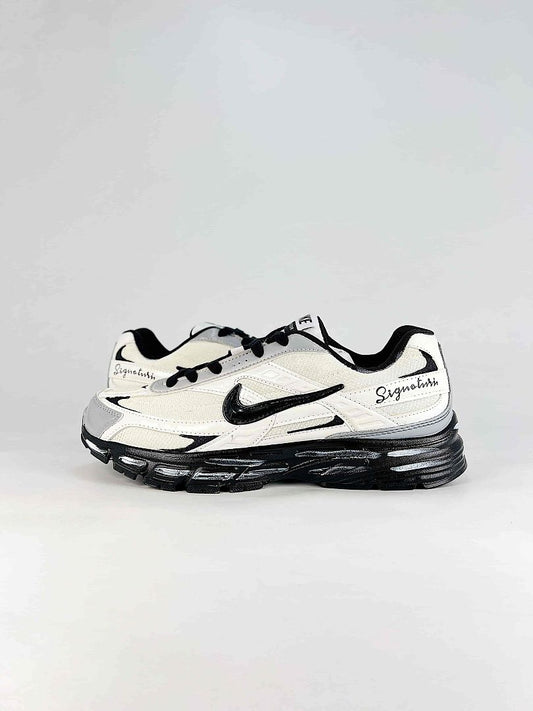 Nike Initiator 394055-101 White Black Signature Detail Low Top Sneakers