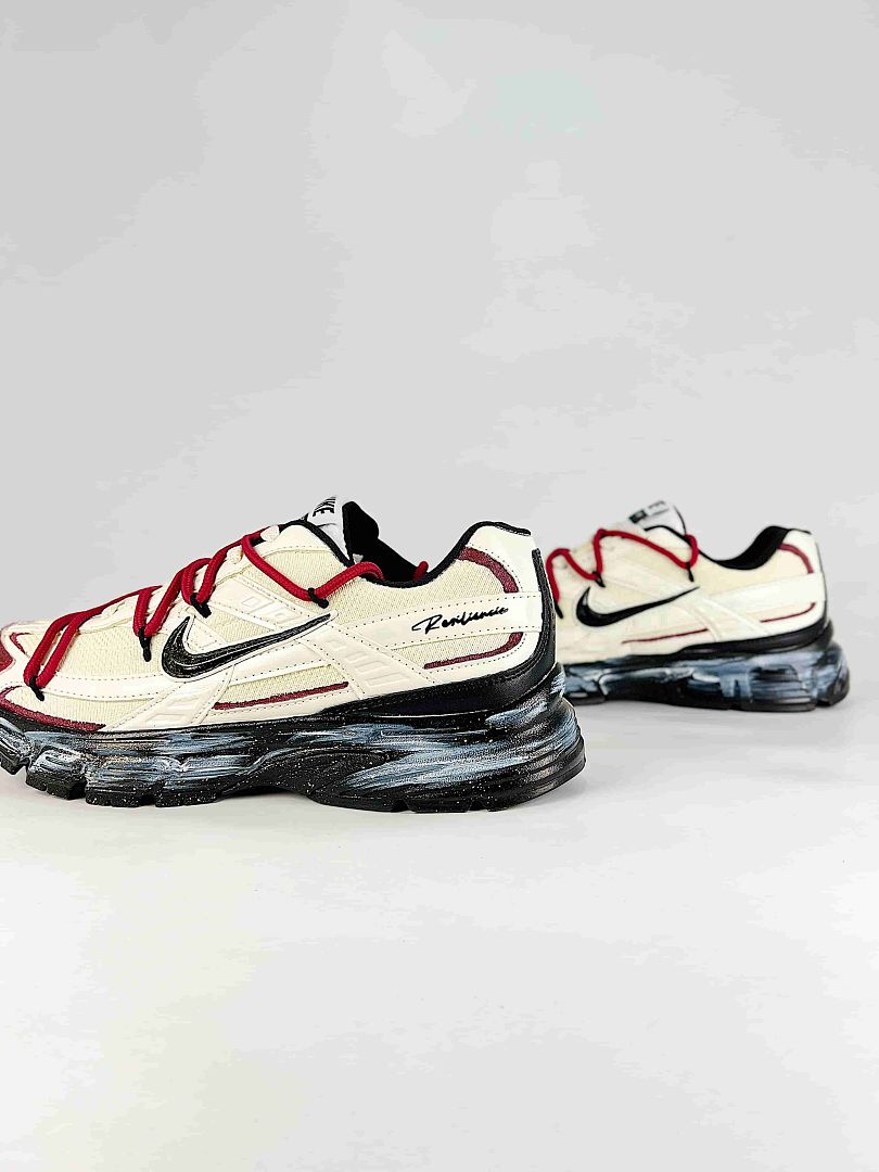 Nike Initiator 394055-101 White Red Black Roadrunner Detail Low Top Sneakers