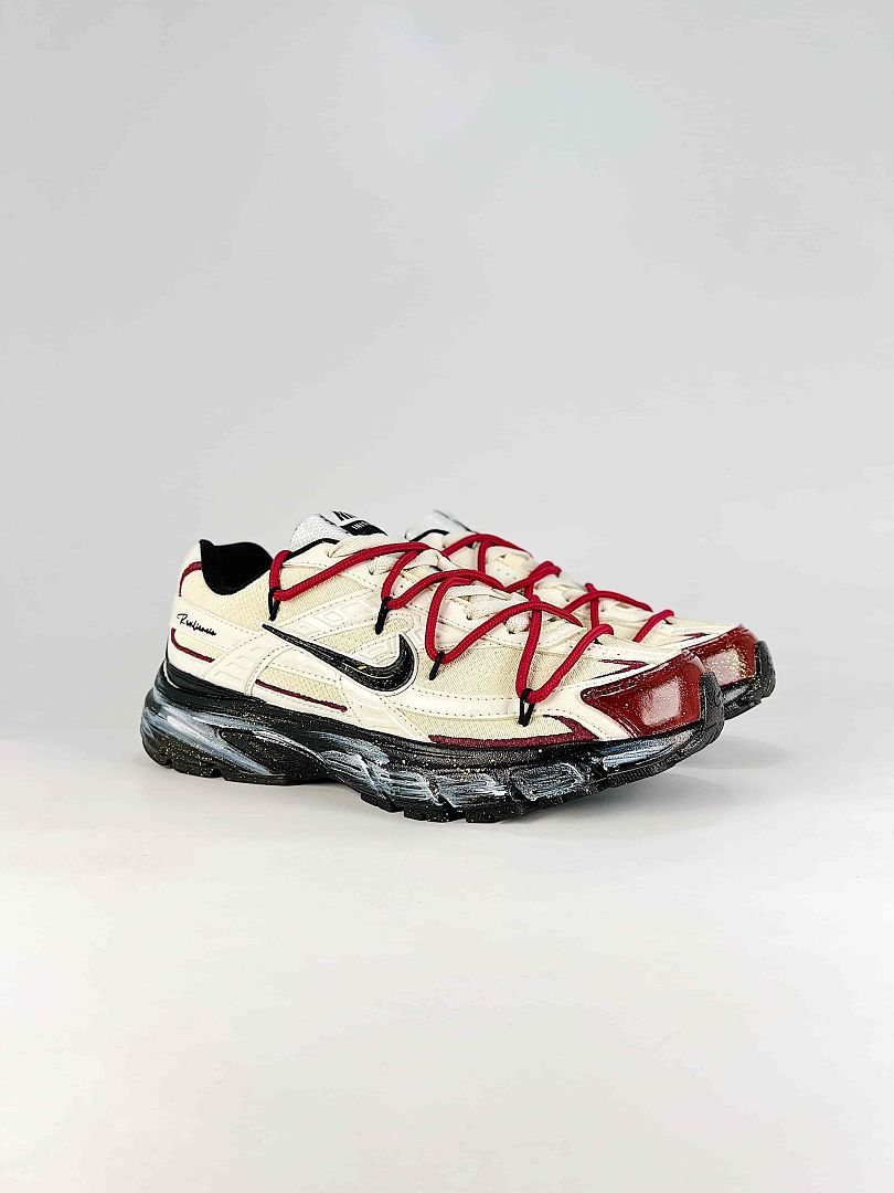 Nike Initiator 394055-101 White Red Black Roadrunner Detail Low Top Sneakers