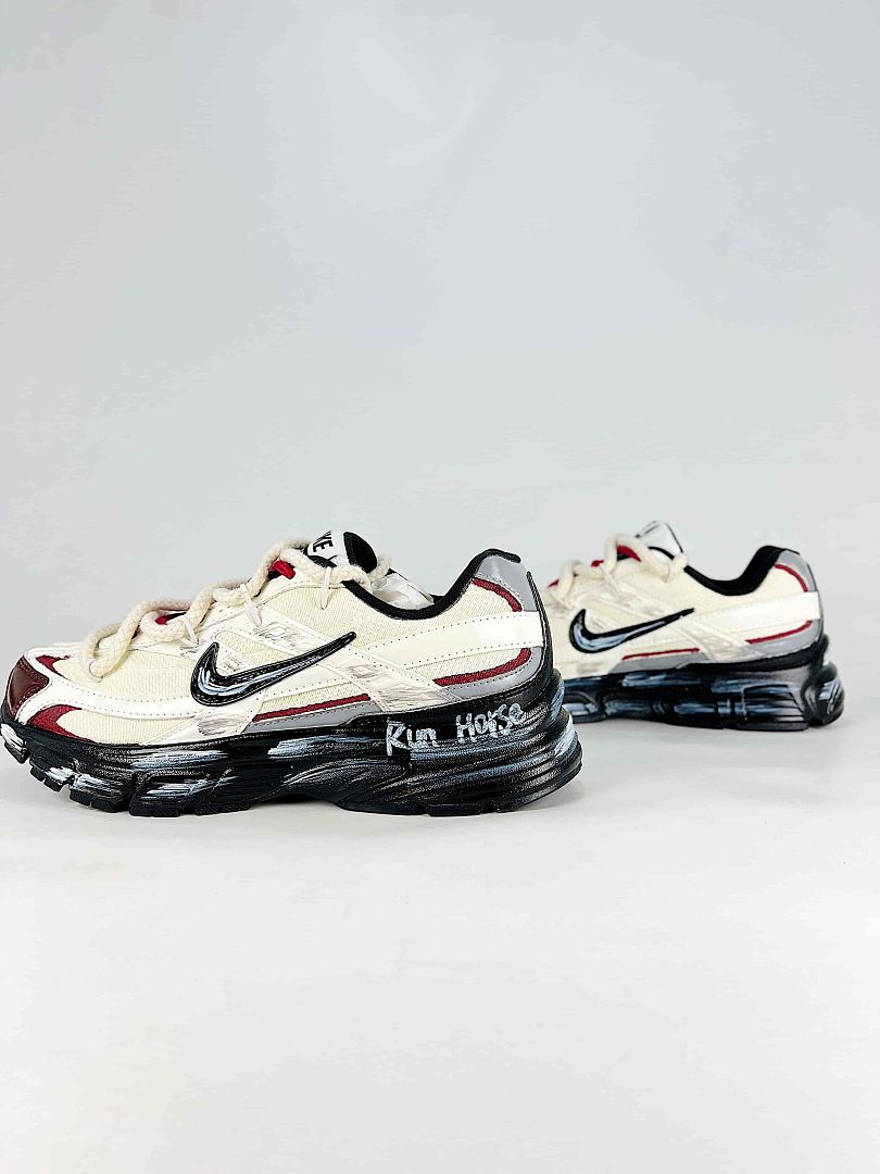 Nike Initiator 394055-102 White Red Black Graphic Detail Low Top Sneakers