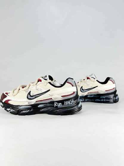Nike Initiator 394055-102 White Red Black Graphic Detail Low Top Sneakers