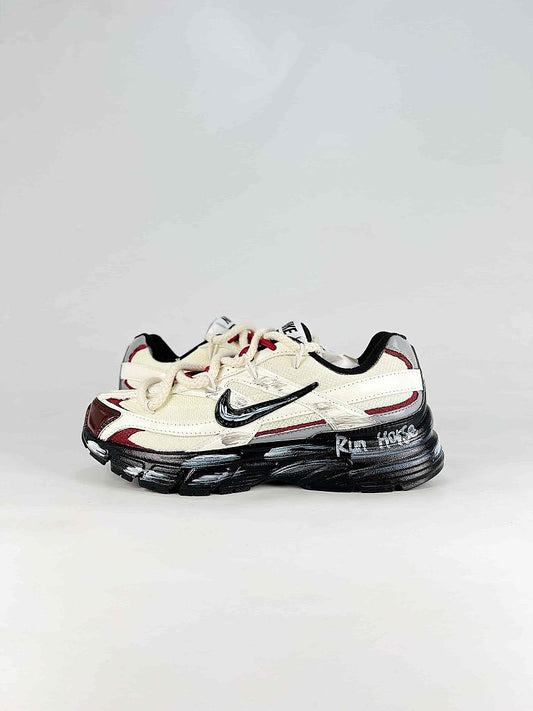 Nike Initiator 394055-102 White Red Black Graphic Detail Low Top Sneakers