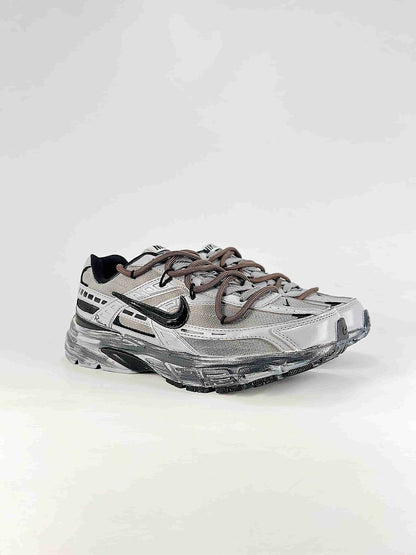 Nike Initiator HQ1183-141 White Grey Black Classic Low Top Retro Running Sneakers