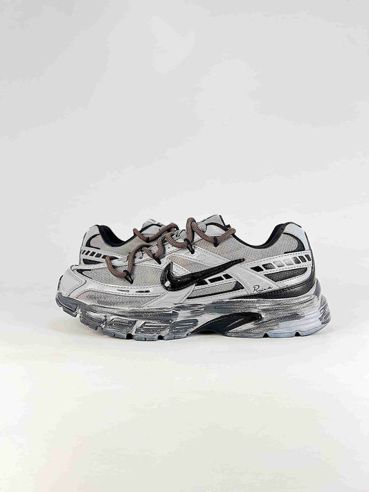 Nike Initiator HQ1183-141 White Grey Black Classic Low Top Retro Running Sneakers