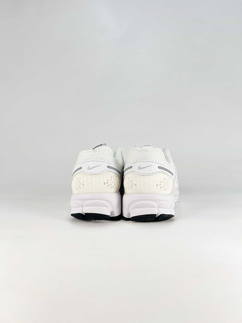 Nike Zoom Vomero 5 FJ4151-004 White Silver Grey Sneakers